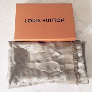 Louis Vuitton Shine Monogram Shawl